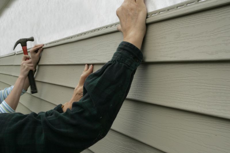 Seam Sealing for Vinyl Siding